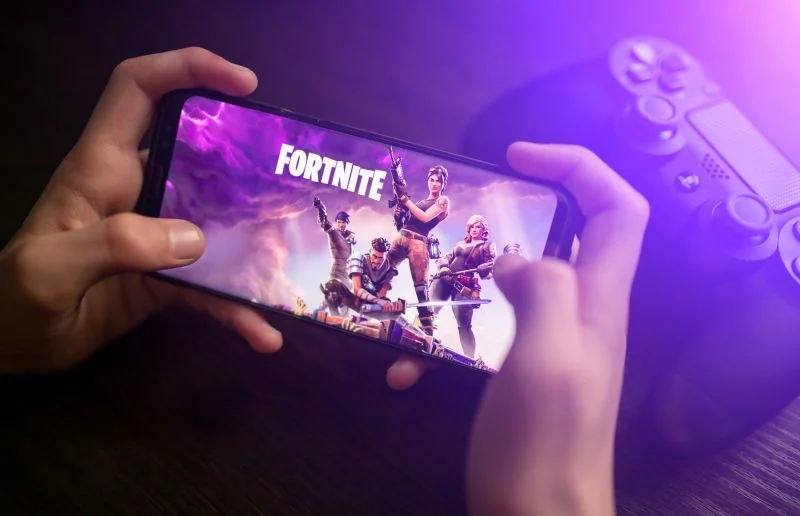 A determined Fortnite player focusing on strategy